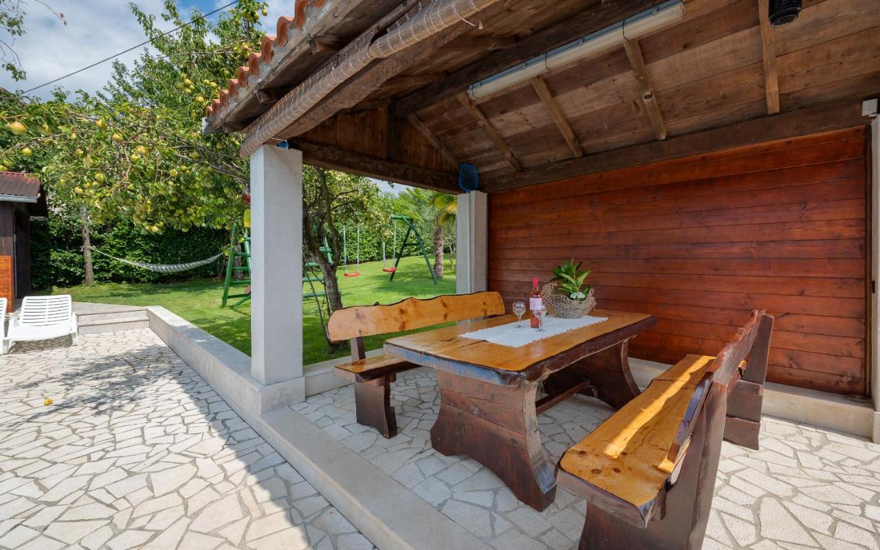 Villa Semy Pazin Exteriör bild