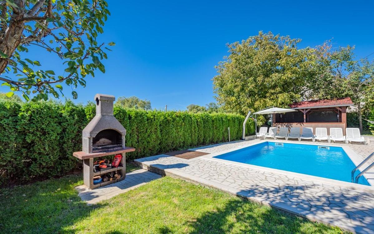 Villa Semy Pazin Exteriör bild
