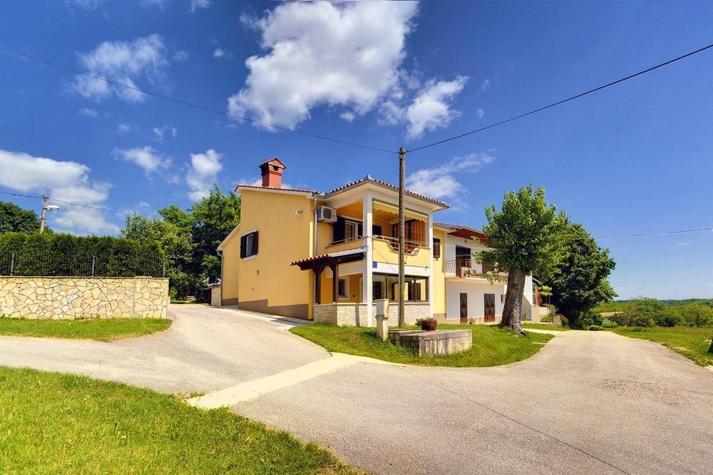 Villa Semy Pazin Exteriör bild